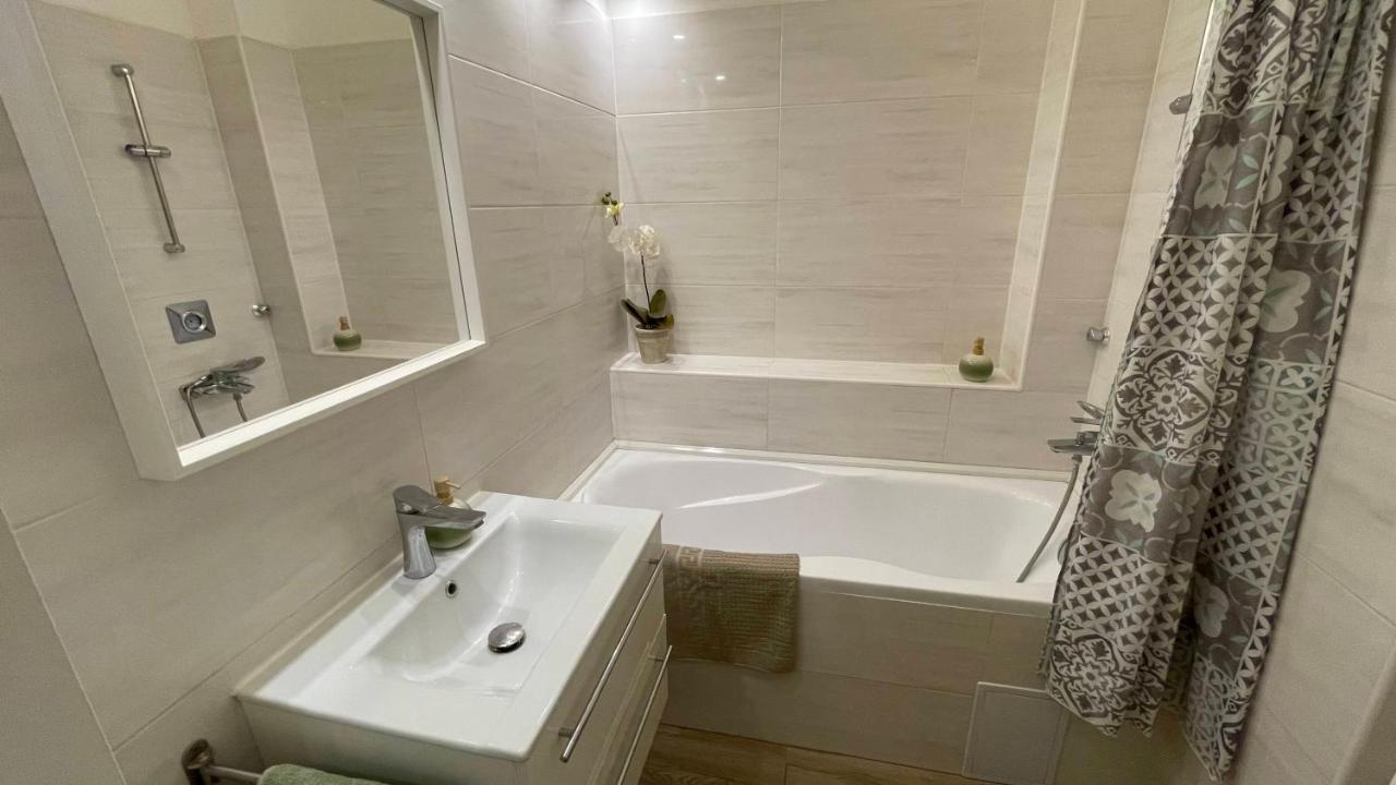 Buda Garden Apartment Budapest Bagian luar foto